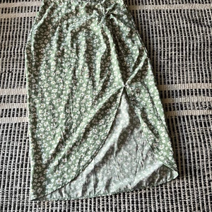 Yozy Size Medium green white floral print Maxi skirt - Picture 1 of 6