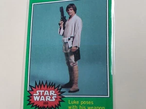 1977 Topps Star Wars Luke poses with his weapon green series #255 card - Picture 1 of 6
