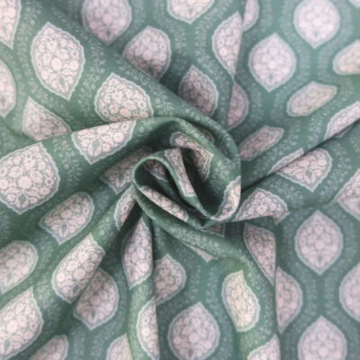 0,5m Poplin Kala, bedr. Baumwollwebware, Ornamente grün, 273909 (12,60 EUR/m) - Bild 1 von 2