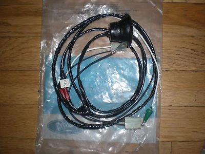 Nuevo de Lote Antiguo 1993 1994 1995 Ford L800 L900 LS 800 BOMBA DE LAVADO DE PARABRISAS CABLE DE ALIMENTACIÓN ASY Foto 1 de 2