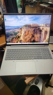 HP ZBook Power 16" G11A AMD Ryzen 7 8845HS 32GB DDR5 1TB SSD RTX2000/8GB W11P Foto 1 de 4