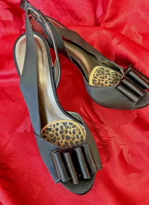 Talbots Black Open-Toe Slingback Heeled Sandals with Ruffled Bow sz 7B - Image 1 of 4