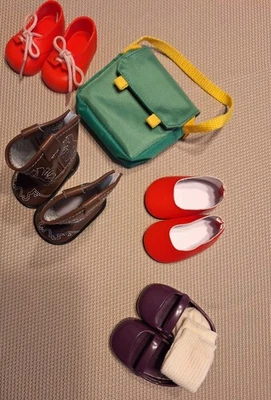 "LOTE DE ZAPATOS Y MOCHILAS DE MUÑECA DE 18"" NUESTRA GENERACIÓN" Foto 1 de 4