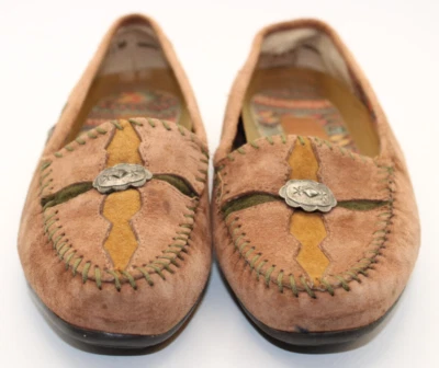 Mocasines Hush Puppies para mujer 7 1/2 M adornados diseño suroeste cómodos planos Foto 1 de 4