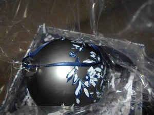 NEW Vera Bradley 2022 Perennials Gray Christmas Ball Ornament In Original Box - Picture 1 of 4