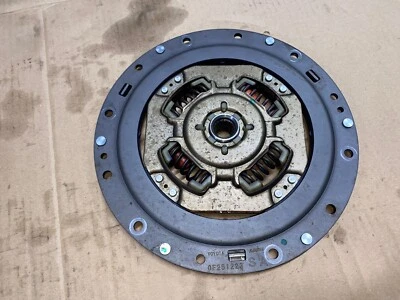 Disco de embrague amortiguador de entrada automática híbrido CVT 10-15 Toyota Prius Jdm 2ZR-FXE 1.8 Foto 1 de 4