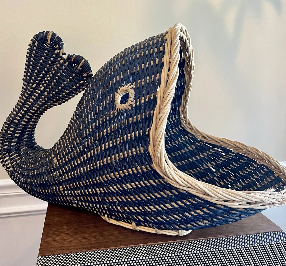 Cesta náutica Pottery Barn pez ballena azul gran vivero de almacenamiento Foto 1 de 4