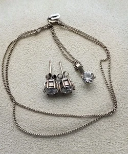 Set orecchini pendenti e borchie piccoli cristalli di rocca punzonati argento sterling 925 - Foto 1 di 18
