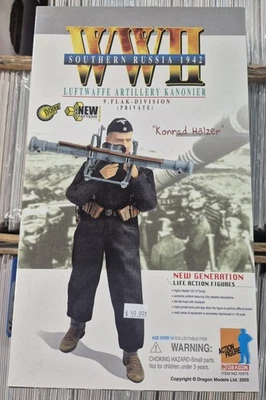 Dragon WWII 1/6 Luftwaffe Artillery Kanonier "Konrad Holzer" Southern Russia 42' - Image 1 of 3