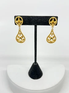 Vtg Crown Trifari gold tone Dangle Earrings clip on braid edge teardrop signed - Picture 1 of 4