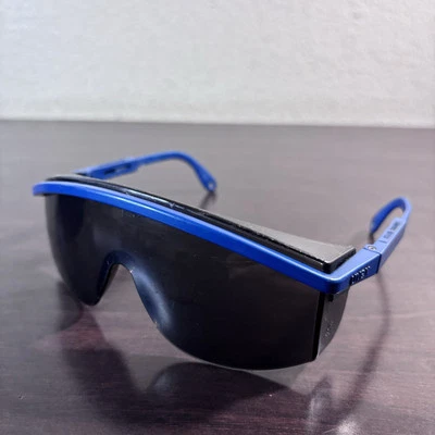 Gafas de seguridad vintage con marco patriota azul UVEX AstroSpec 3000 Z87 - Hechas en EE. UU. Foto 1 de 4