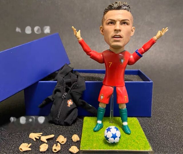  SoccerStarz Portugal Ronaldo Figure (2 inches Tall) : Sports &  Outdoors