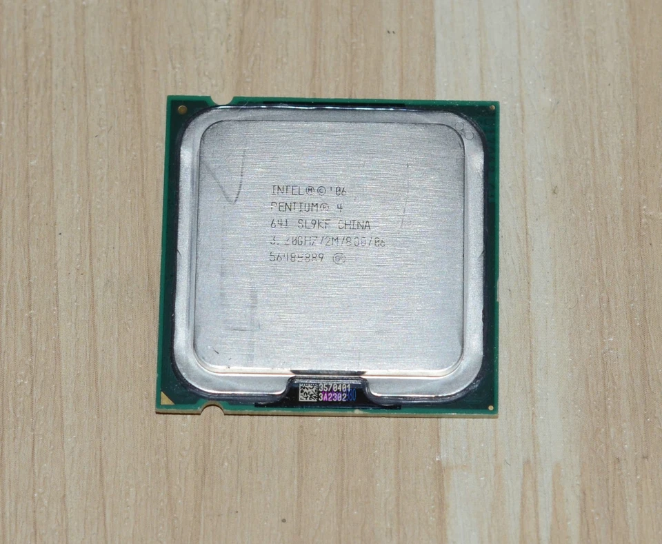 SL9KF Intel Pentium 4 641 3.2GHz/2M/800MHz Socket 775 Processor - Image 1 of 4