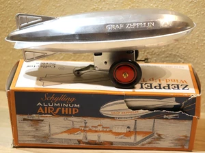 Schylling Aluminium Zeppelin Blechspielzeug mit Aufzugsmotor - Bild 1 von 16