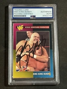 Tarjeta autografiada firmada por la revista WWF 1995 KING KONG BUNDY CERTIFICADA PSA/ADN - Imagen 1 de 2