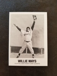 WILLIE MAYS 1977 RENATA GALASSO INC. TCMA BASEBALL CARD #8 - Picture 1 of 2
