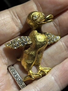 Butler & Wilson Brooch Pin Gold Duck With Rhinestone Wings Signed - Picture 1 of 5