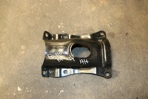2006-2008 Subaru Forester 2.5L A/T REAR DIFFERENTIAL COVER BRACKET OEM - Picture 1 of 6