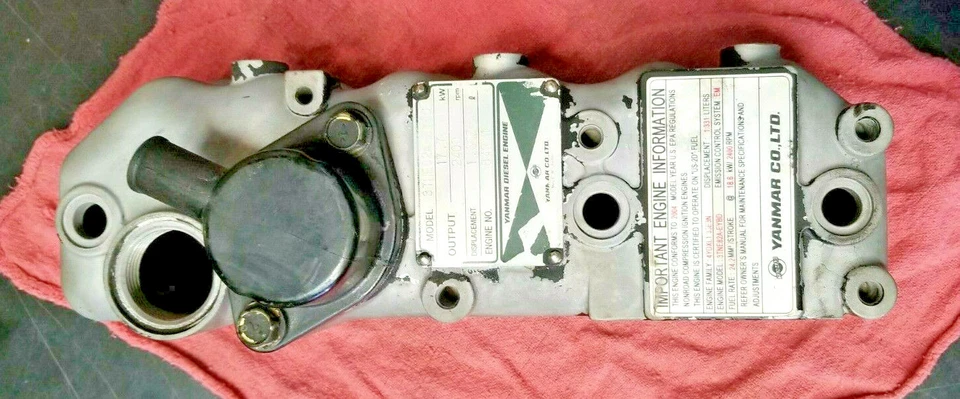 CUBIERTA VÁLVULA YANMAR 3TNE82A YD1302DNLD - usada - ver fotos Foto 1 de 4