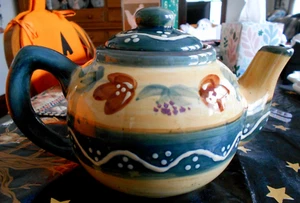 Avignon Teapot 32 oz. Hand Painted Cardinal Nanette Vacher Ceramic Yellow Blue ! - Picture 1 of 14