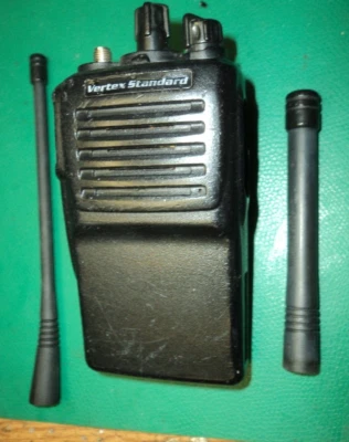 VX Standard VX-351-AG7B-5 UHF 5 watt 450 512 mhz 16 ch 2 Way Radio 100% WORKING! - Image 1 of 4