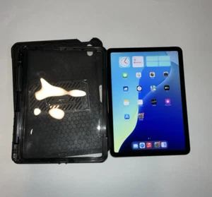 Apple iPad Air 5th Gen Wi-Fi - Space Gray - M.D.M.  **READ DESCRIPTION** - Picture 1 of 6