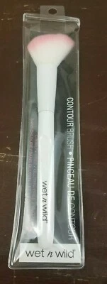 Cepillo de contorno Wet n Wild Foto 1 de 2