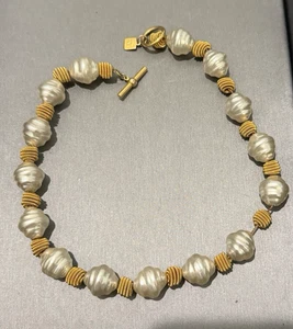 ANNE KLEIN VINTAGE PEARL & GOLD BEAD TOGGLE NECKLACE - Picture 1 of 4