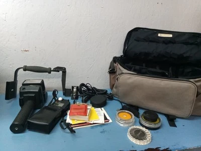 SUNPAK Flash, Camera Accessories In Camera Bag (LL) - Image 1 of 4