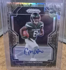 2021 Panini Prizm #346 Elijah Moore Rookie Autographs Prizm Camo #18/25 - Picture 1 of 2