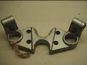 SUZUKI GSX750F STUURPLAAT HOLDER HANDLEBAR 56211-08F00 - Imagen 1 de 3