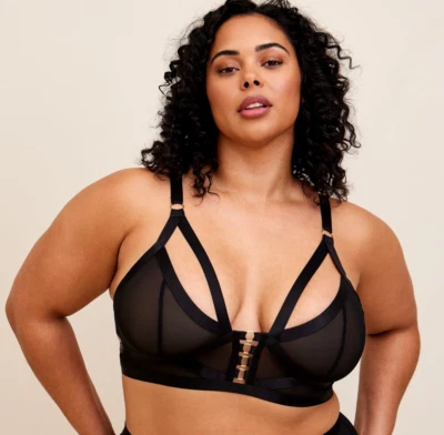 Womens Torrid Black Overt Strappy Mesh Wireless Bralette Size 1 14-16 NWT - Image 1 of 4