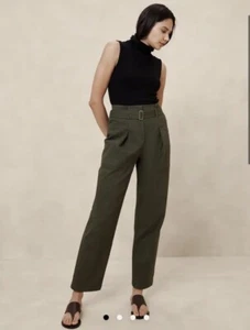 Pantaloni conici nuovi con etichette Banana ultra high rise pieghe twill con cintura taglia 2 verde latte - Foto 1 di 7