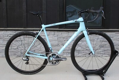 56 cm - 2016 Trek Emonda SLR 9- Di2- Roda de corrida- 14 lb- $12.000 varejo - INV 792 - Imagem 1 de 4