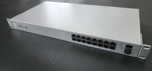 Przełącznik Ubiquiti Networks UniFi 16 150W PoE+ Gigabitowy przełącznik 16 portów (US-16-150W) - Zdjęcie 1 z 8