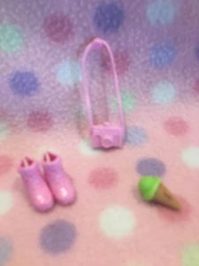 Barbie Puppe Schuhe Eistüte Rosa Kamera Zubehör Set Lot #4 Mattel - Bild 1 von 2