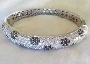 Sparkling 18K White Gold Black White Diamond Bracelet - 45.0 gm, 6.6 in, 4.24 ct - Picture 1 of 12