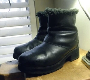 UGG Damenstiefel schwarz kurz Größe 10, seitlicher Reißverschluss, Stacked Heal - Bild 1 von 8