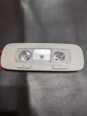 LUZ DE LECTURA TRASERA GRIS VOLKSWAGEN GTI JETTA PASSAT 3C0947291D Foto 1 de 3