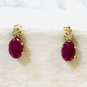 Vintage 14k Gelbgold ovale Rubin & Diamant Ohrringe ~ 3 kt 0,67 gr Hahnenfuß 9 mm - Bild 1 von 8