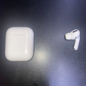 AirPods Case With One AirPod And One Right AirPod Pro and iPhone charger - Zdjęcie 1 z 14