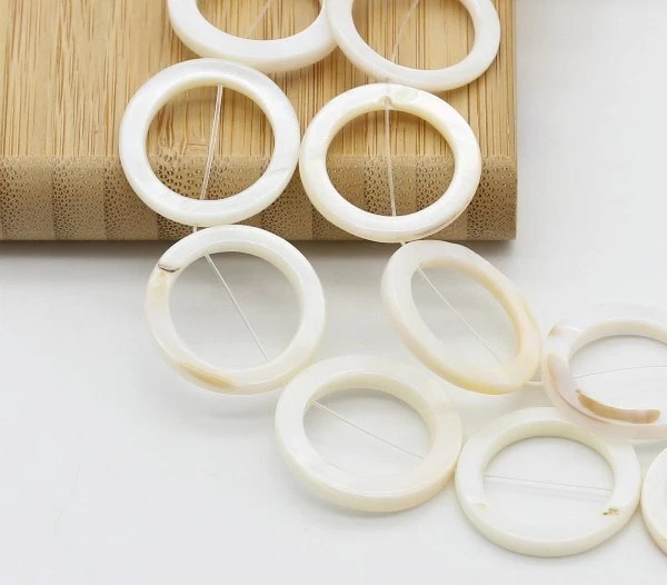 16 Stk. Perlmutt Perlen 25mm Ring rund flach m. Loch Donut Muschelperlen Auswahl - Bild 1 von 4