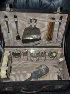 ANTIGUO WALLACE PLATA ESTERLINA ART DECO 15 PIEZAS TOCADOR DE VIAJE VIDRIO CORTADO - Imagen 1 de 1