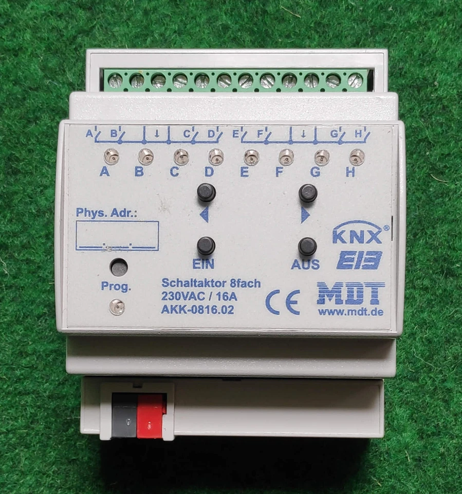 MDT Schaltaktor 8-fach AKK-0816.02 4TE REG, 230VAC, 16A EIB KNX - Bild 1 von 2