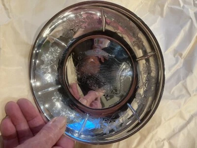 Dish silver plate decorated with Irish emblems clover a harp in good condition - Image 1 of 2