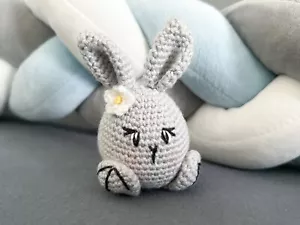 Häkeltier Osterhase als Ei, Amigurumi, grau - Bild 1 von 5