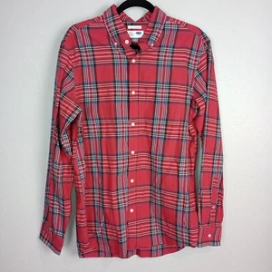 OLD NAVY Mens Classic Regular Fit Button Down Shirt Winters Day Red Plaid Medium - Picture 1 of 6