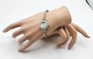 Nuevo NY&CO Tono Plateado Pavé Elegante Delicado Reloj Mujer Batería Nueva - Imagen 1 de 7