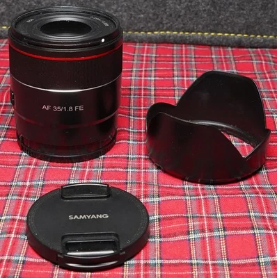 Samyang AF 35 mm F/1,8 FE full frame Sony attacco E - Immagine 1 di 3