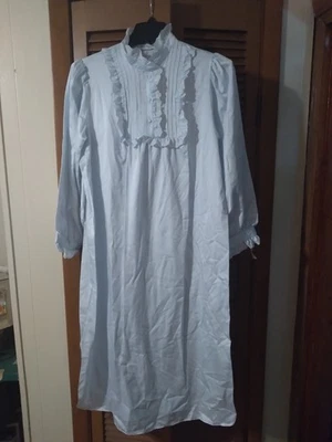 NUEVO CON ETIQUETAS CAMISÓN VINTAGE MISS ELAINE TALLA M LT AZUL COMPLETO LGTH RIBETE OJALES CON ETIQUETA DE COLECCIÓN Foto 1 de 4